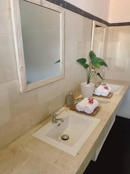 Nawa Villa Private Pool 3Bedrooms Seminyak 0*,  Indonésie